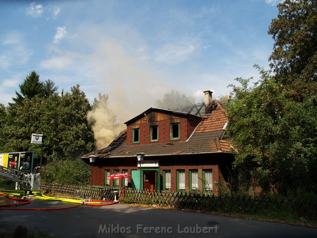 Brand Schuetzenhof Neusser Landstr P5779.JPG